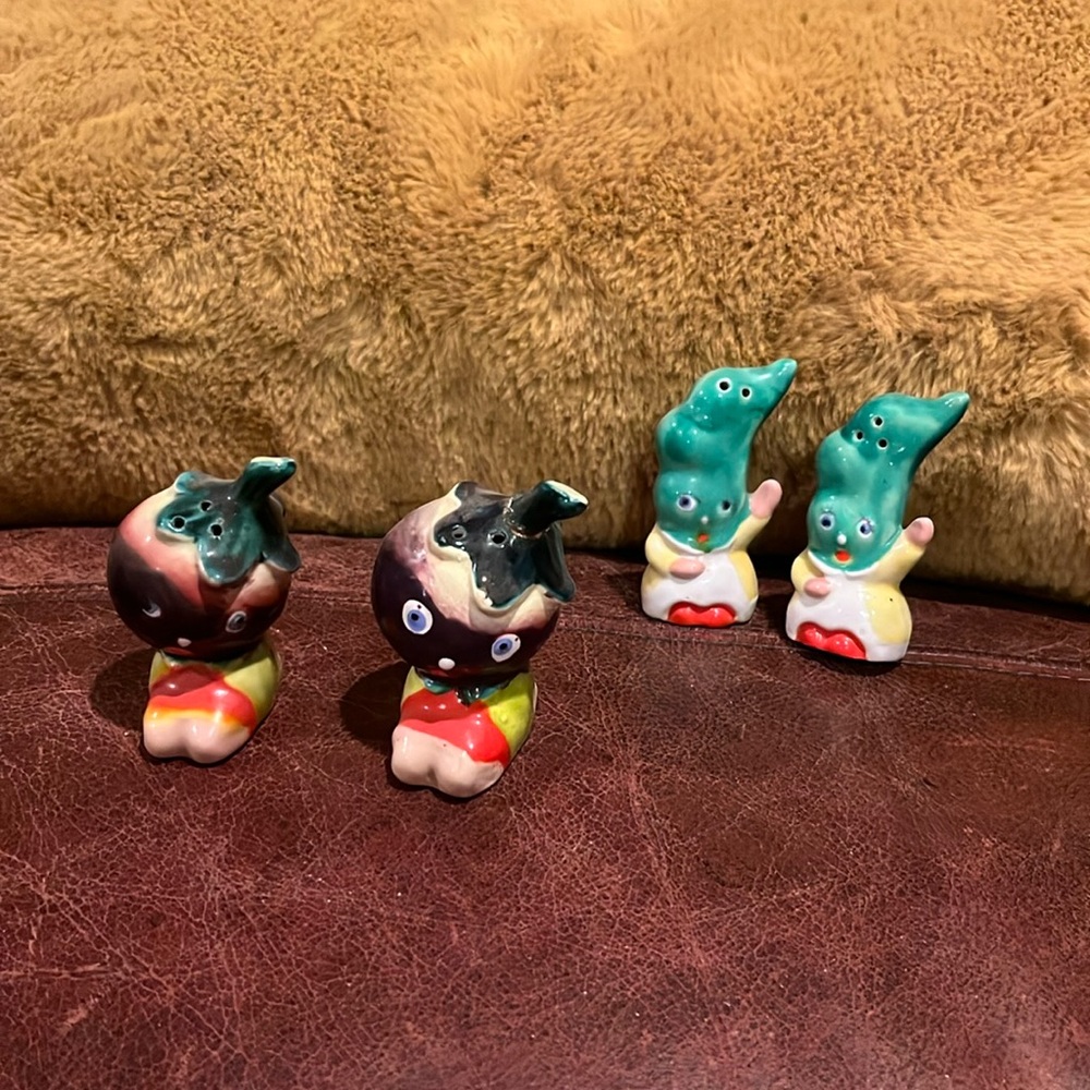 Unique! Lot of vintage salt and pepper shakers